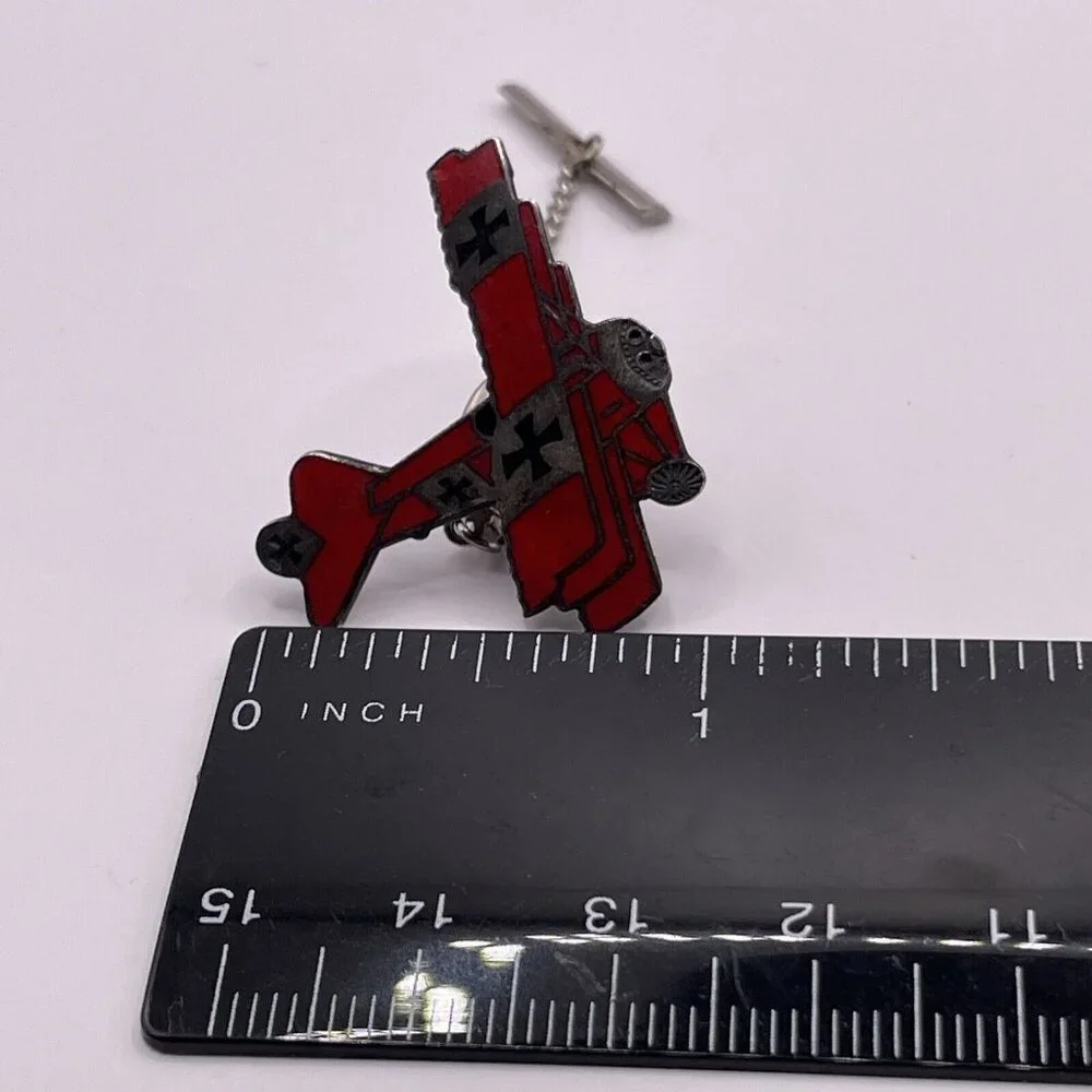 IRON CROSS WORLD WAR 1 FOKKER‎ TRI-PLANE RED PIN PINBACK SILVER TONE METAL VTG
